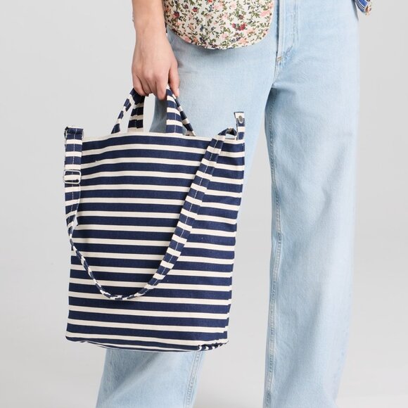 NWT Baggu Zip Duck Bag - Navy Stripe - Picture 4 of 10